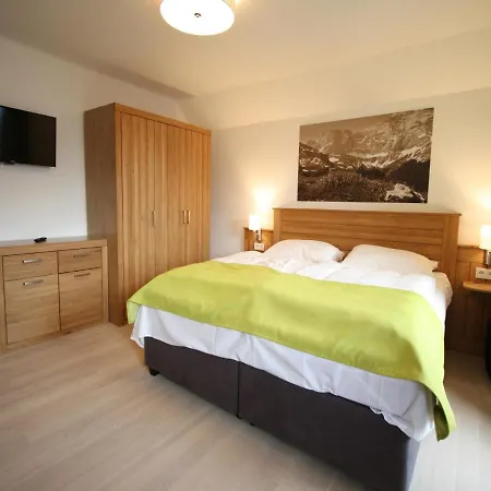 Alpensteinbock Ii בית נופש